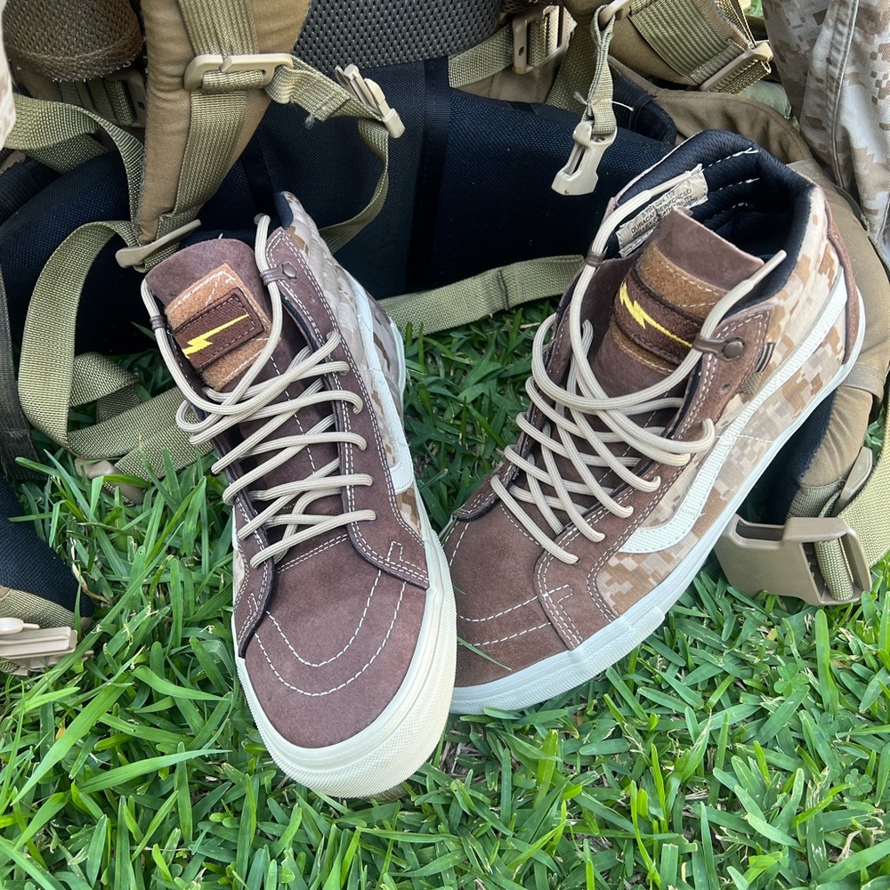 Defcon Vans SK8-Hi “S” AOR1 NSW